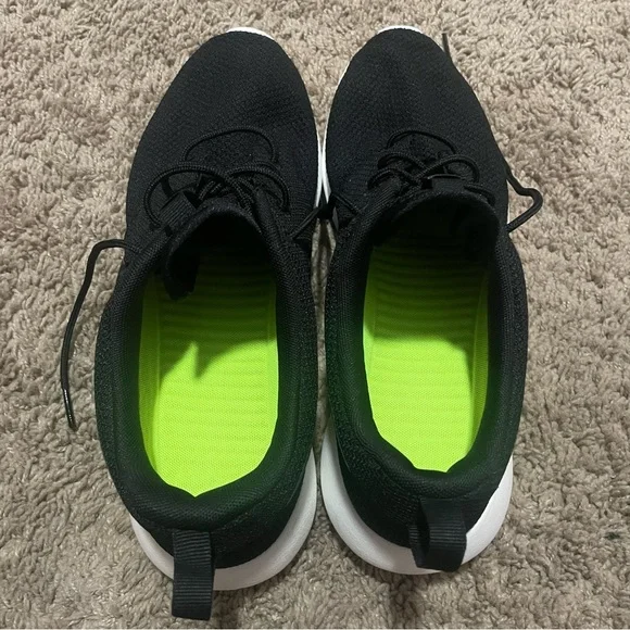 Nike Black and White Sneakers - Picture 4 of 6